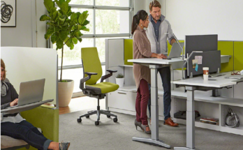 Some benefits and risks with sit-stand desks